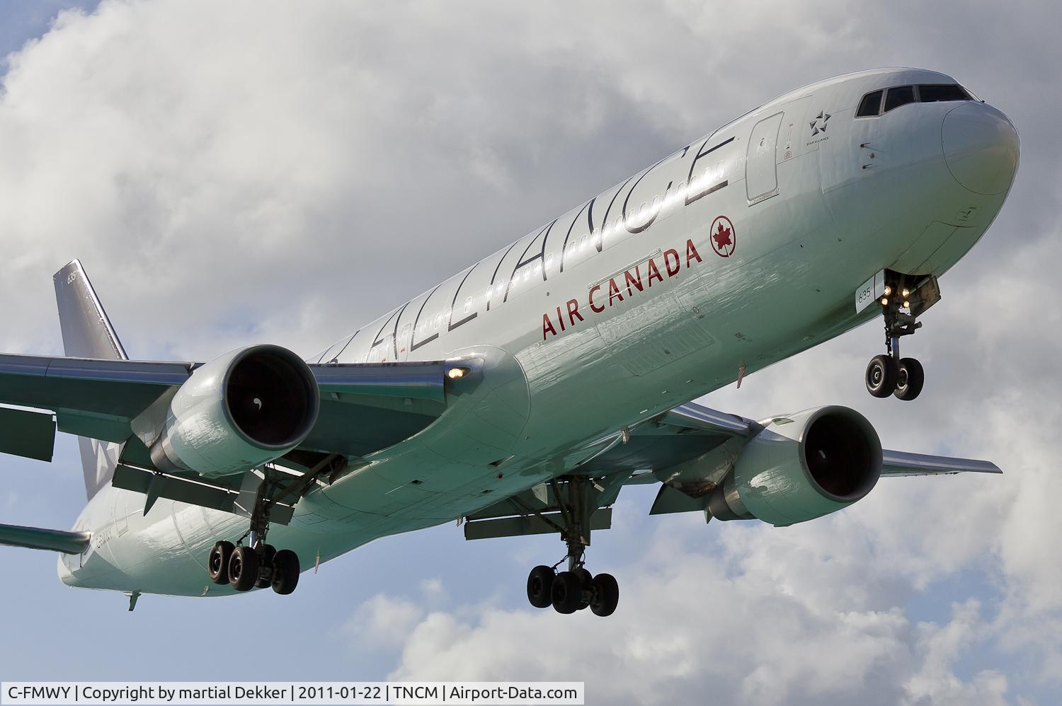 C-FMWY, 1996 Boeing 767-333 C/N 25587, landing
