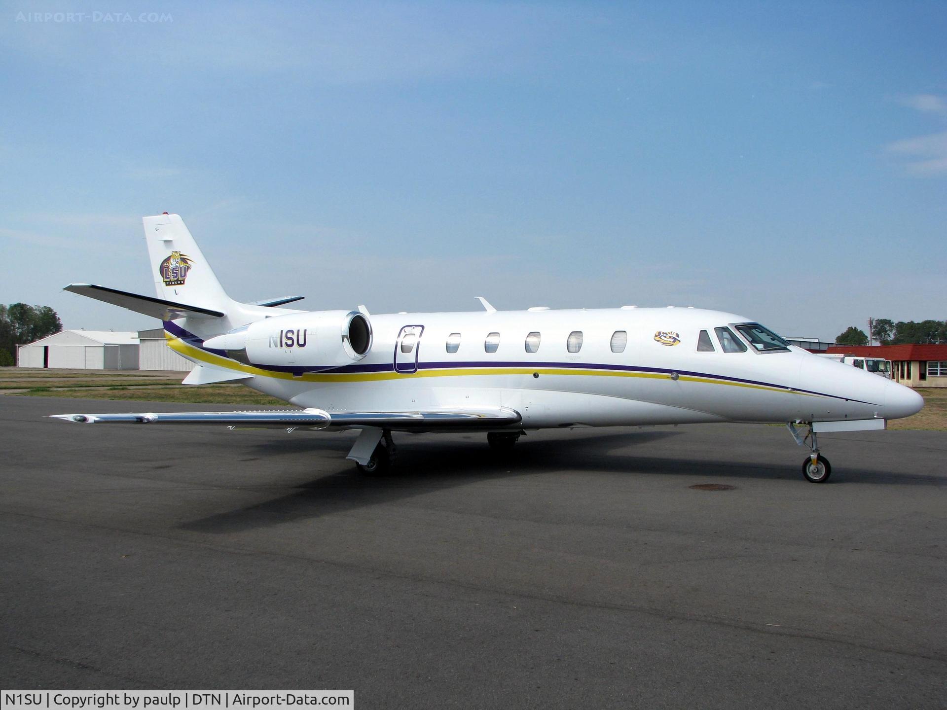 N1SU, Cessna 560XL C/N 560-6085, At Downtown Shreveport.