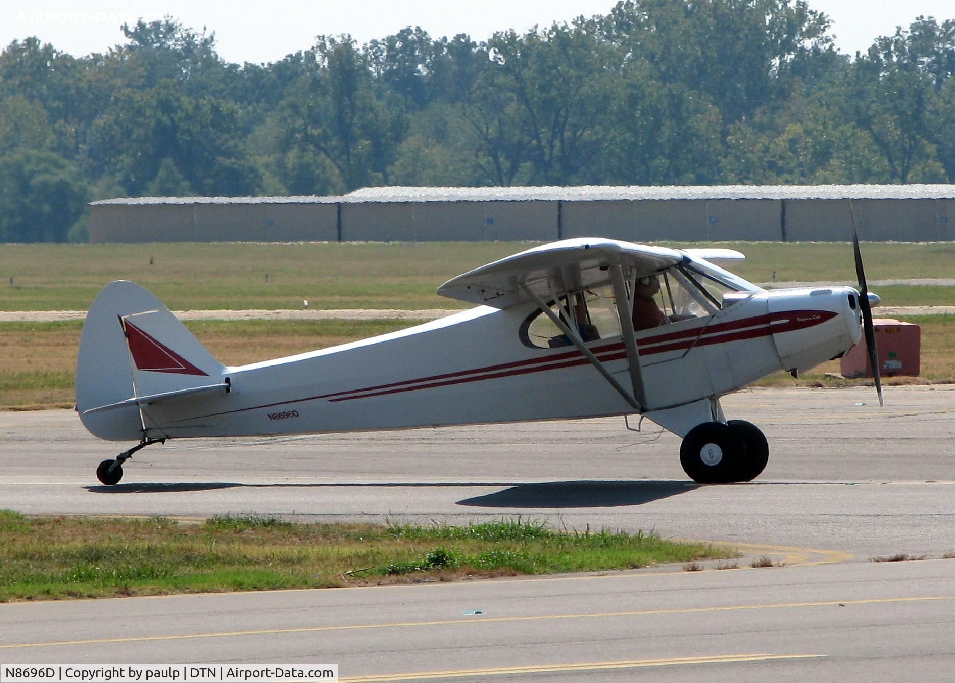 N8696D, 1958 Piper PA-18 C/N 18-6306, At Downtown Shreveport.