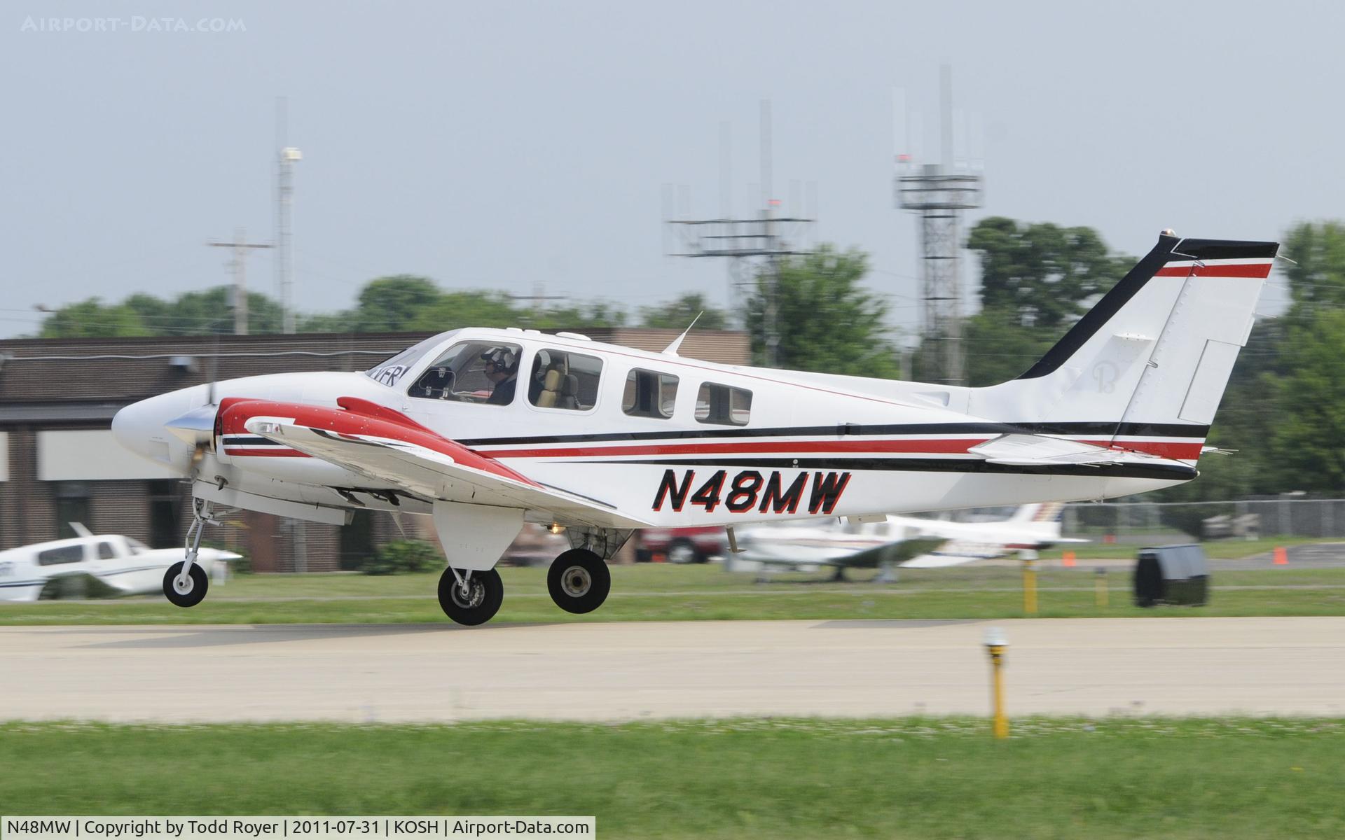 N48MW, 2007 Raytheon Aircraft Company G58 Baron C/N TH-2173, AIRVENTURE 2011