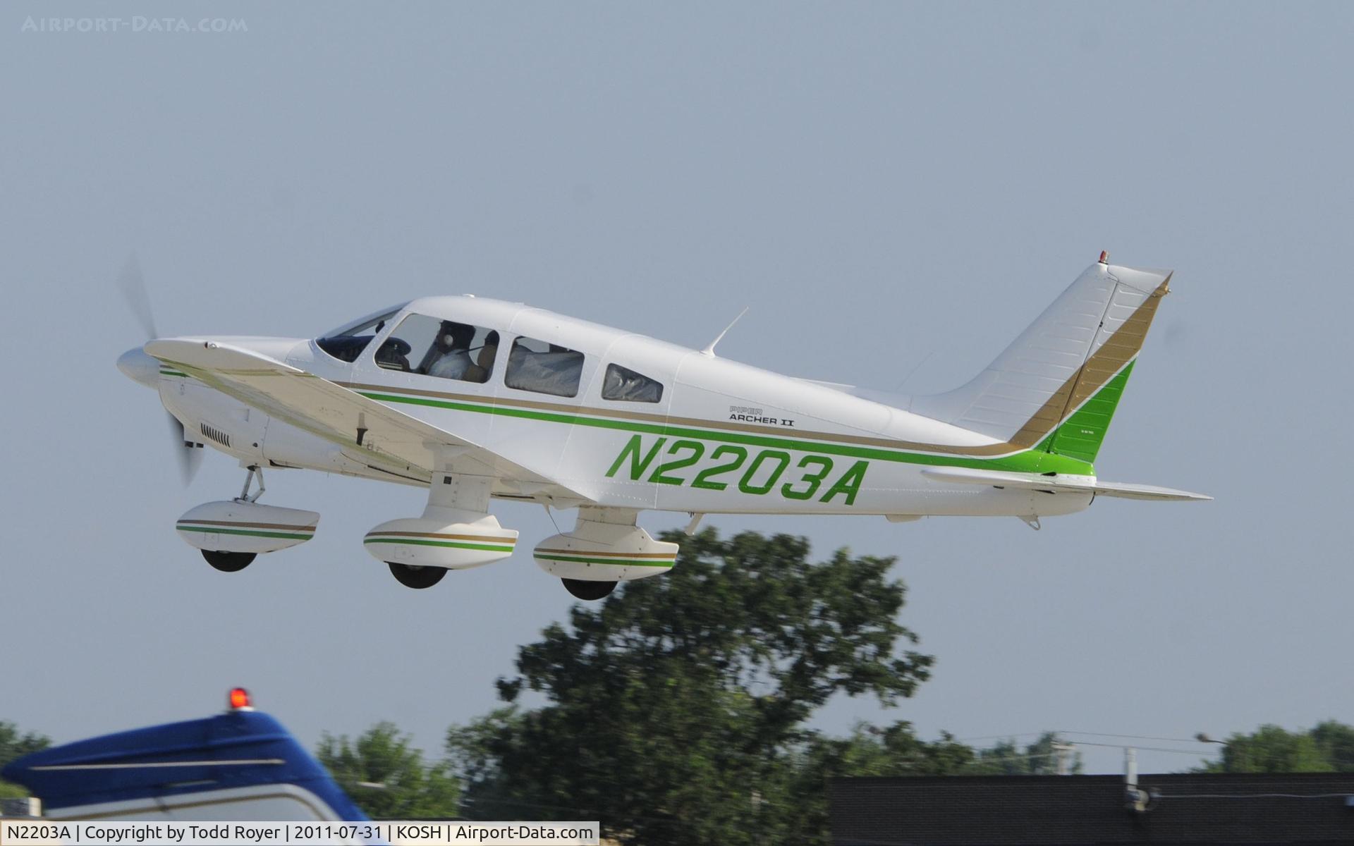 N2203A, 1978 Piper PA-28-181 Archer C/N 28-7990111, AIRVENTURE 2011