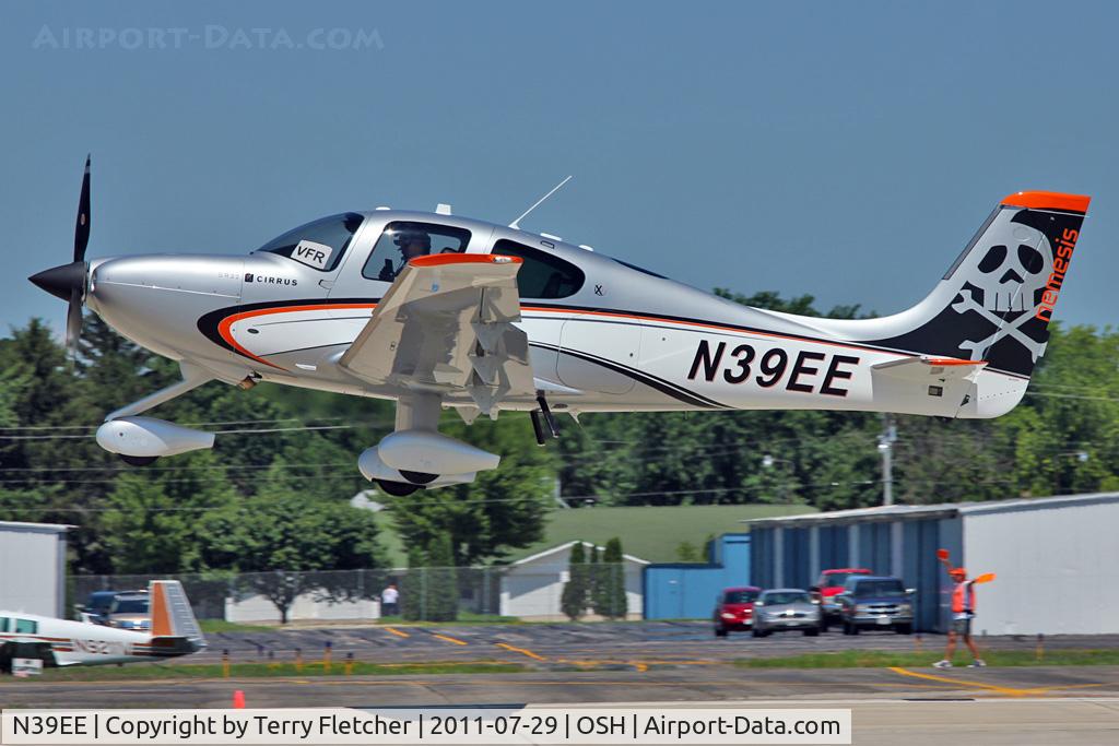 N39EE, Cirrus SR22 C/N 3775, At 2011 Oshkosh