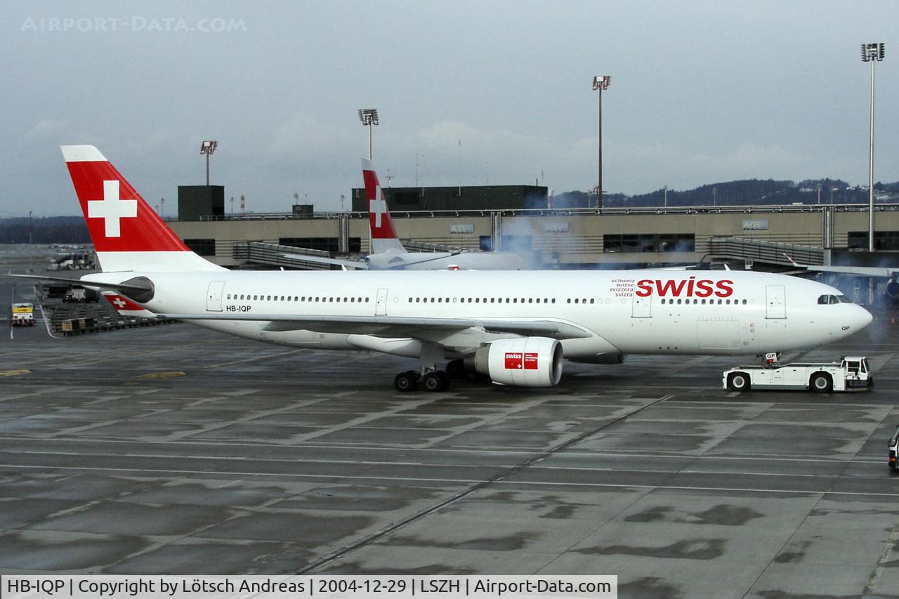HB-IQP, 2001 Airbus A330-223 C/N 366, Startup