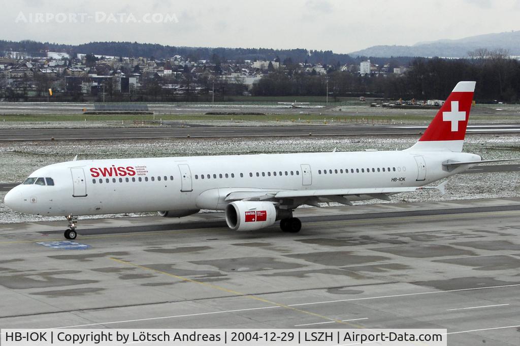 HB-IOK, 1999 Airbus A321-111 C/N 987, taxi to take off position