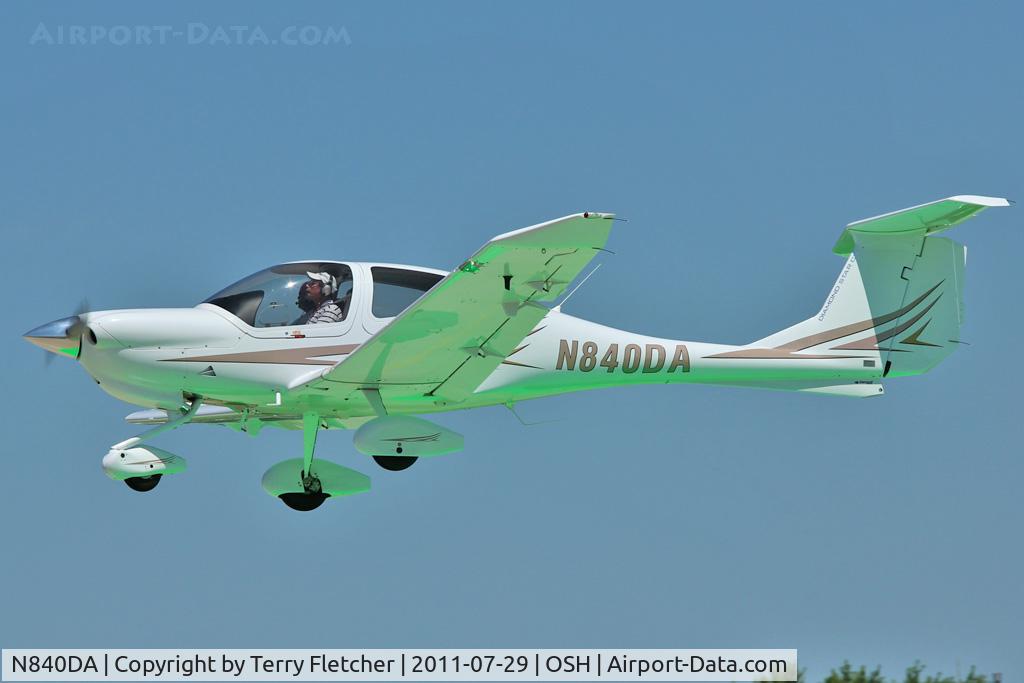 N840DA, Diamond DA-40 Diamond Star C/N 40.1042, At 2011 Oshkosh