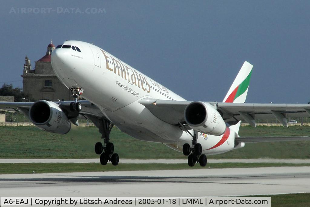 A6-EAJ, 2002 Airbus A330-243 C/N 451, take off
