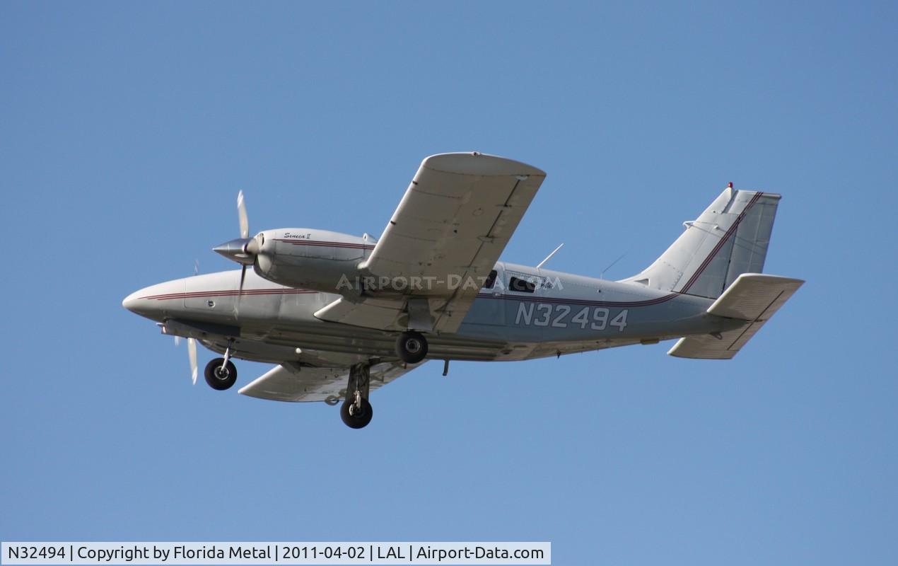 N32494, 1974 Piper PA-34-200T Seneca II C/N 34-7570026, PA-34-200