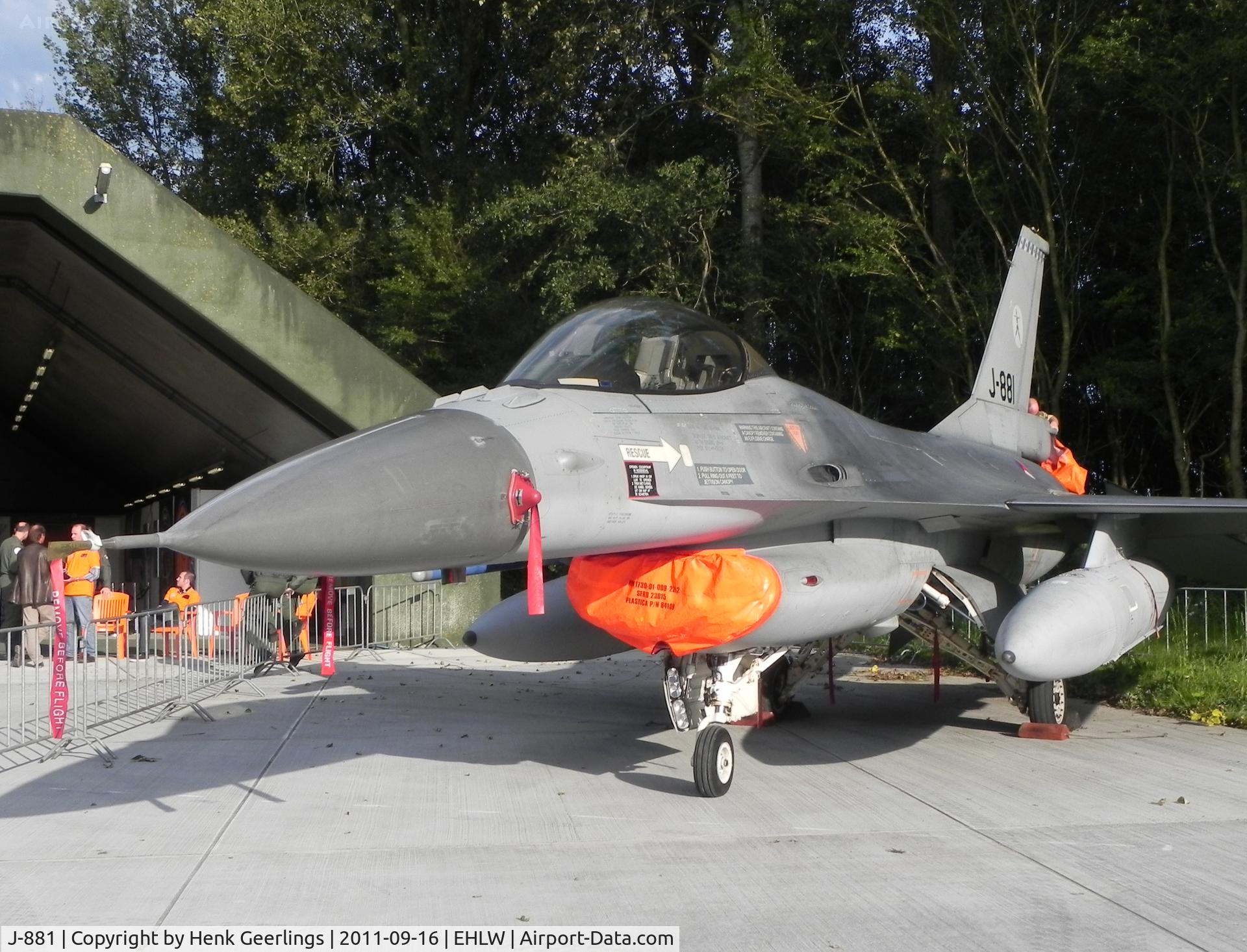 J-881, Fokker F-16AM Fighting Falcon C/N 6D-98, Dutch AF ,  Dutch Air Force Open Day at Leeuwarden AFB