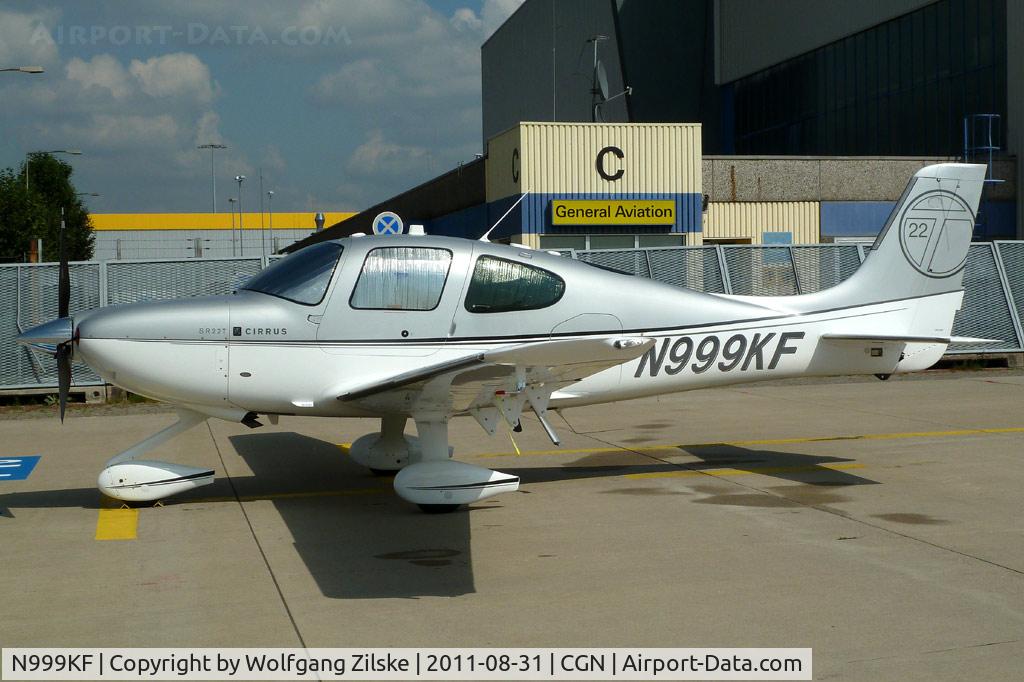 N999KF, Cirrus SR22T C/N 0082, visitor