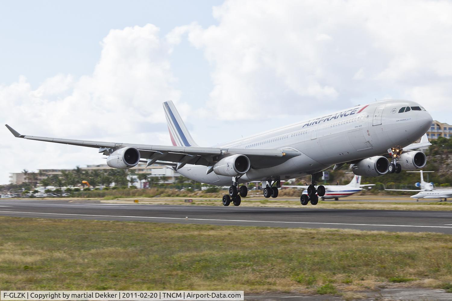 F-GLZK, 1997 Airbus A340-313X C/N 207, landing