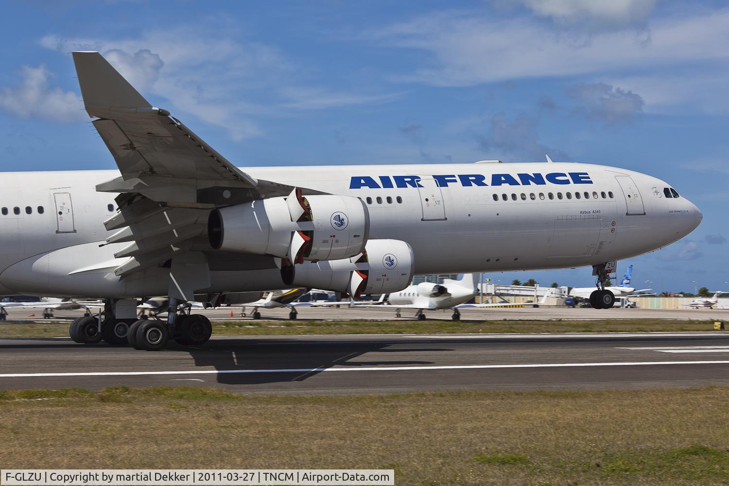 F-GLZU, 2000 Airbus A340-313X C/N 377, landing