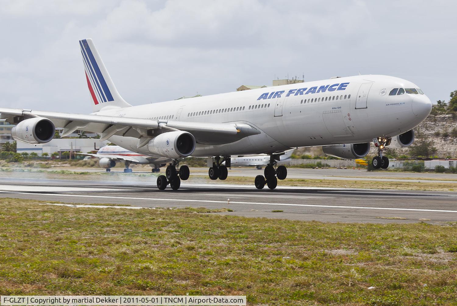 F-GLZT, 2000 Airbus A340-313X C/N 319, landing
