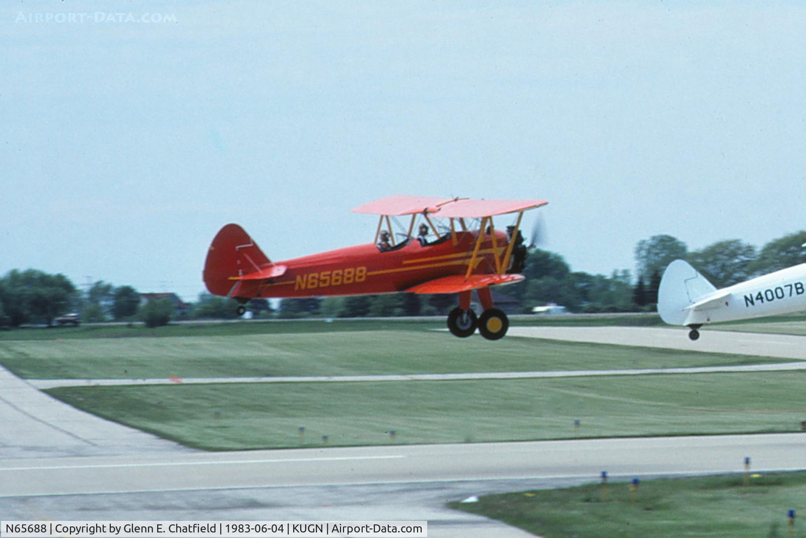 N65688, Boeing E75 C/N 75-8469, N2S-5 BuNo. 43375 departing in formation with N4007B for the air show