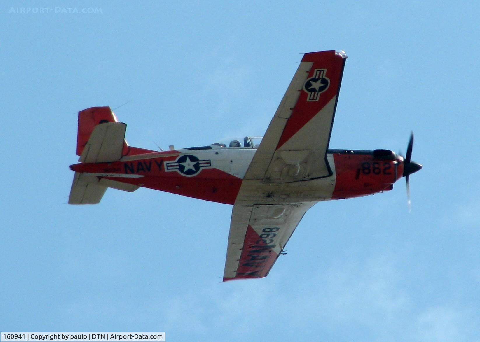 160941, Beech T-34C Turbo Mentor C/N GL-127, Over Downtown Shreveport.