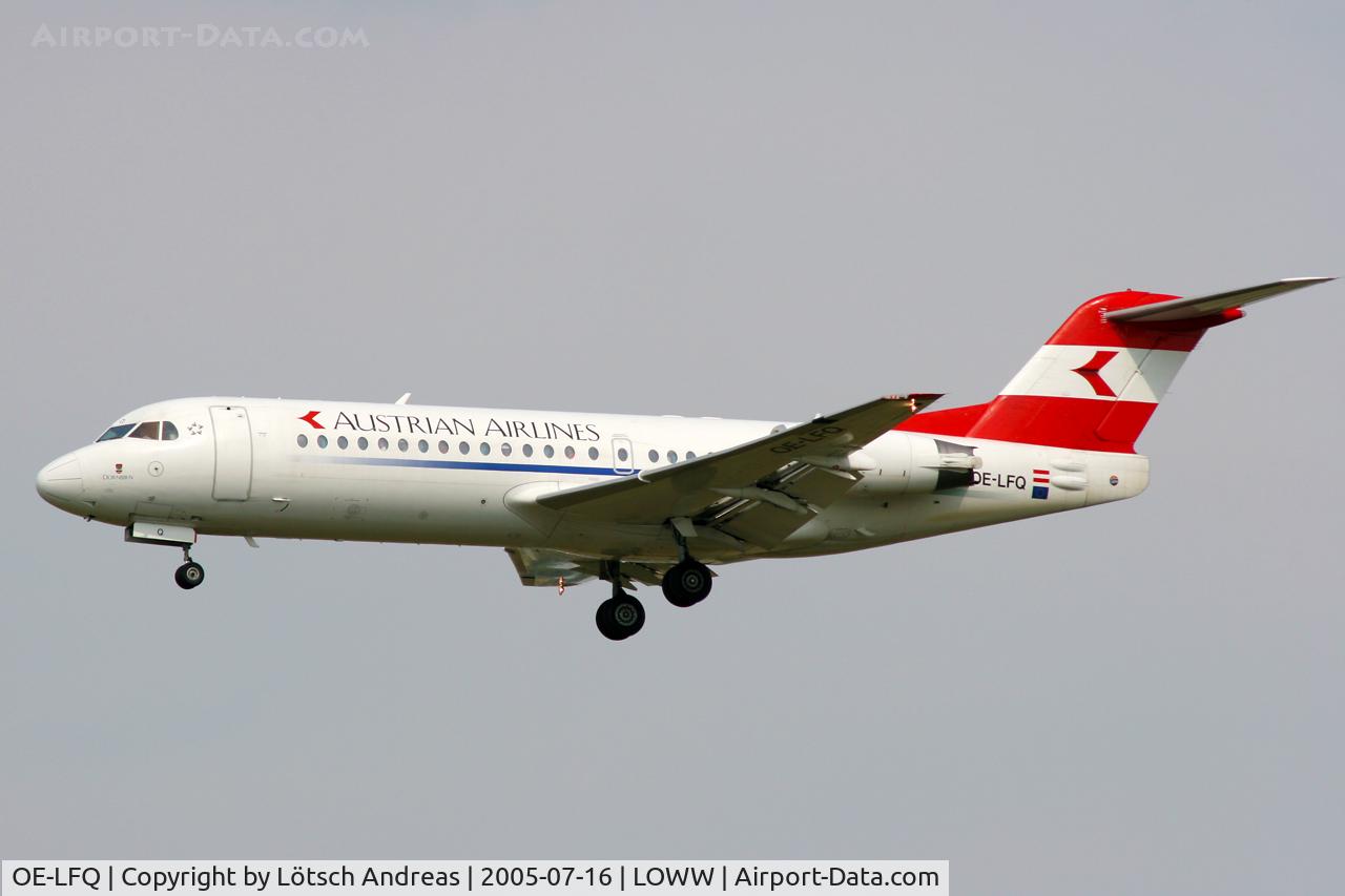 OE-LFQ, 1996 Fokker 70 (F-28-0070) C/N 11568, approach
