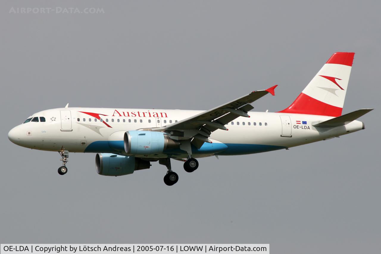 OE-LDA, 2004 Airbus A319-112 C/N 2131, approach