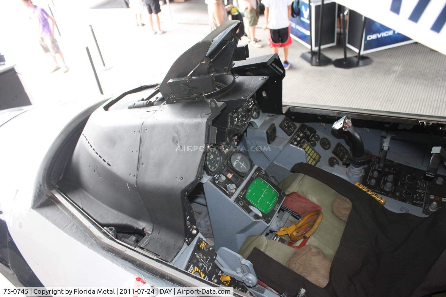 75-0745, 1977 General Dynamics YF-16A Fighting Falcon C/N 61-1, YF-16A cockpit