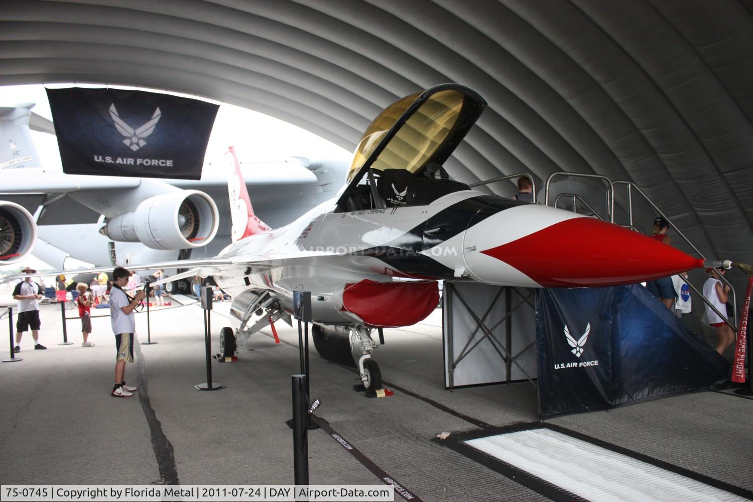 75-0745, 1977 General Dynamics YF-16A Fighting Falcon C/N 61-1, Recruiting F-16 by USAF now painted like T-birds plane