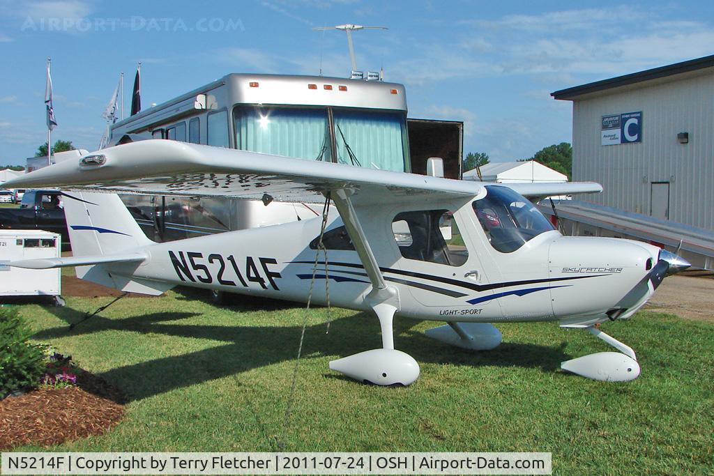 N5214F, Cessna 162 Skycatcher C/N 16200041, On static display at 2011 Oshkosh
