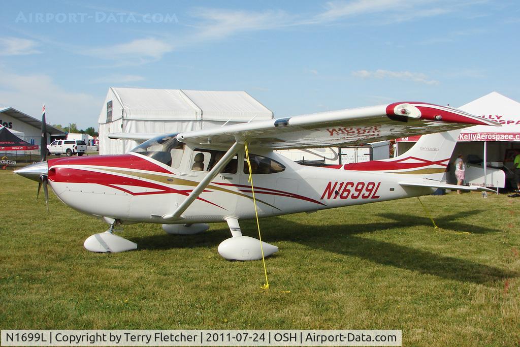 N1699L, 2007 Cessna 182T Skylane C/N 18282008, On static display at 2011 Oshkosh