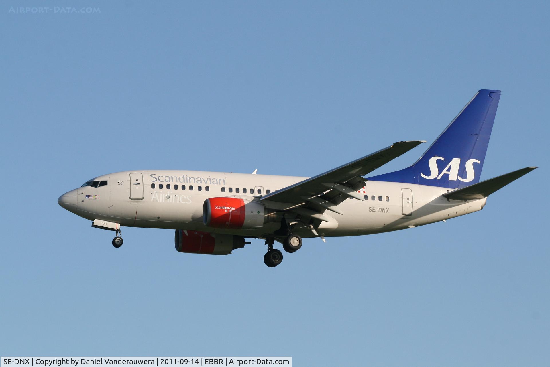 SE-DNX, 1999 Boeing 737-683 C/N 28304, Arrival of flight SK589 to RWY 25L