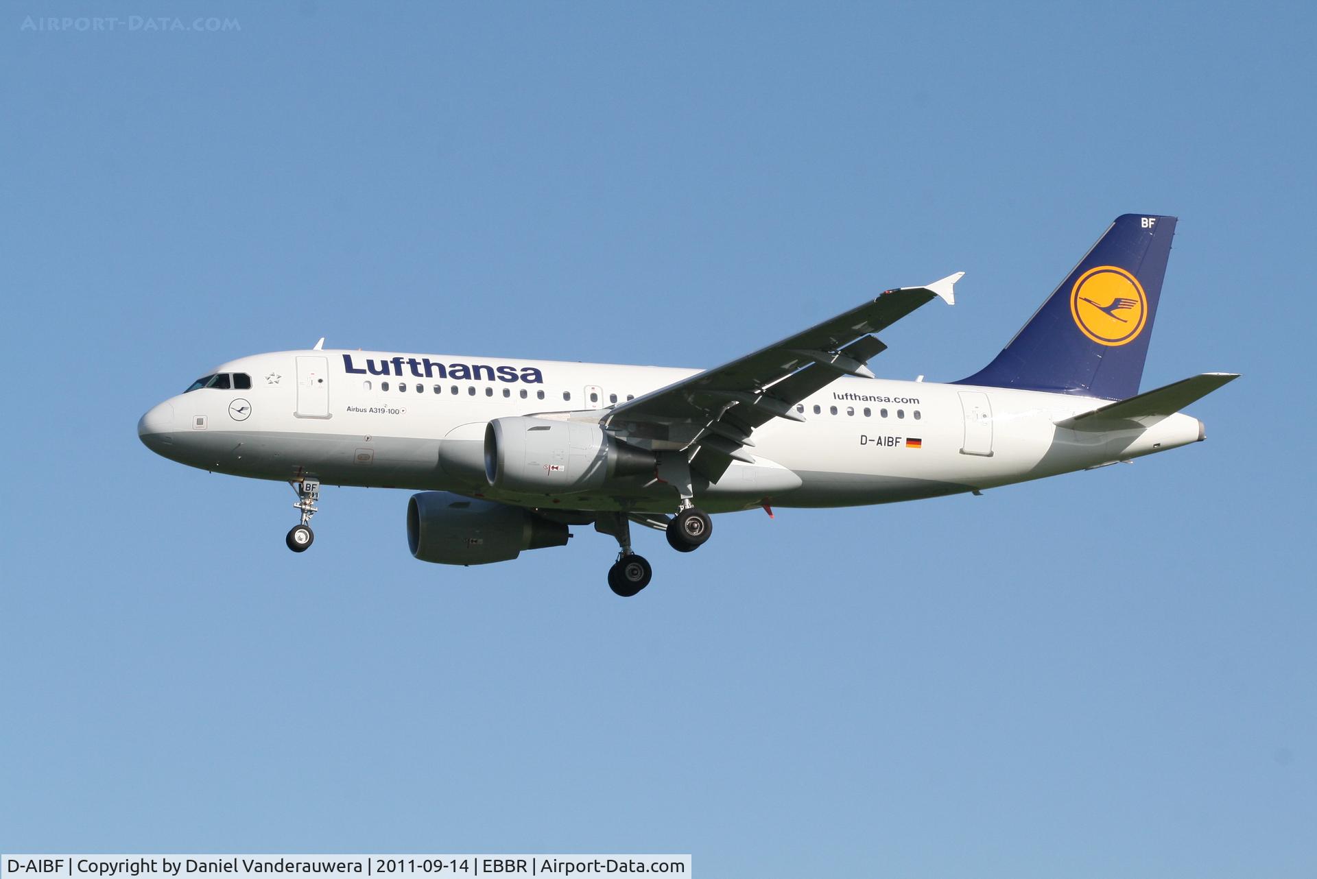 D-AIBF, 2011 Airbus A319-112 C/N 4796, Arrival of flight LH1008 to RWY 25L