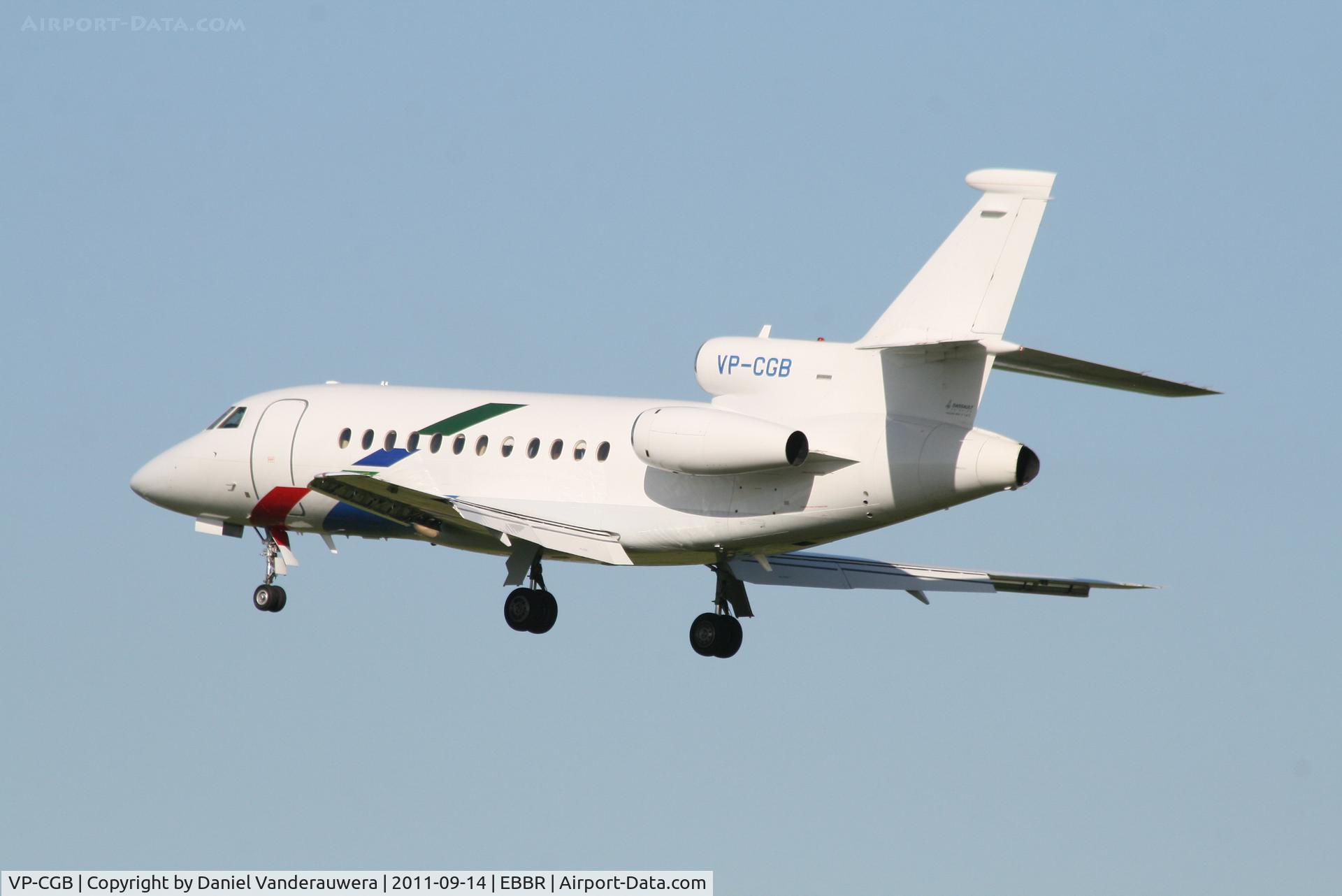 VP-CGB, 1994 Dassault Falcon 900B C/N 145, Descending to RWY 25L