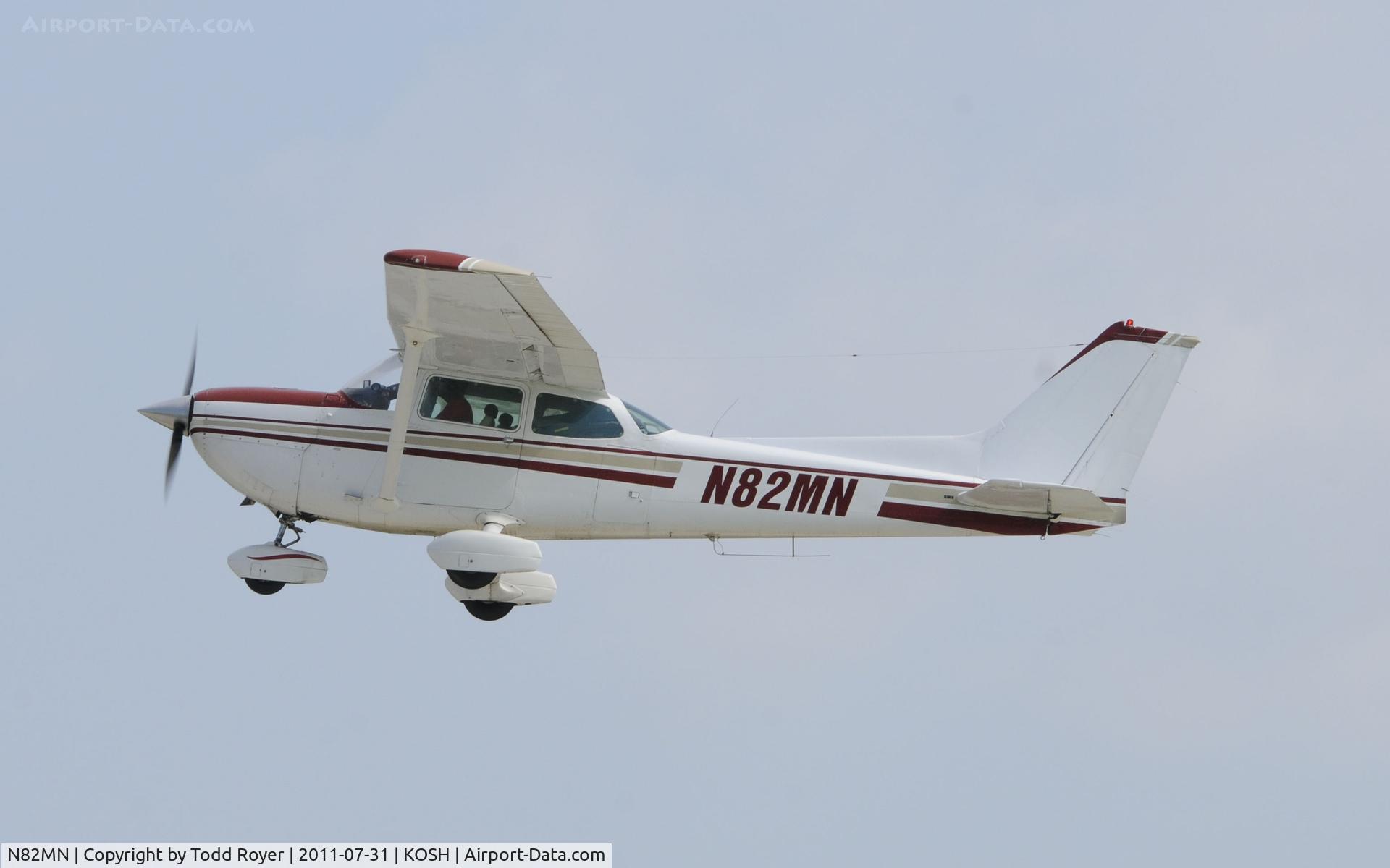N82MN, 1976 Cessna R172K Hawk XP C/N R1722014, AIRVENTURE 2011