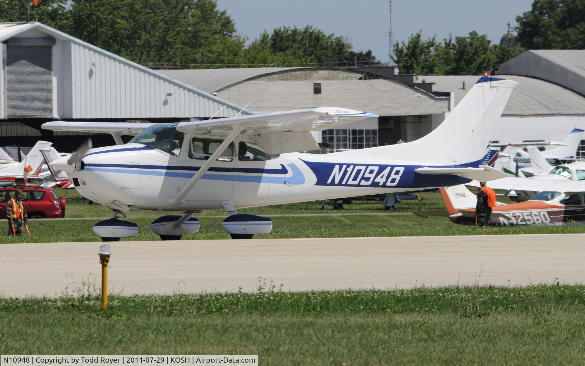 N10948, 1977 Cessna 182Q Skylane C/N 18266102, AIRVENTURE 2011