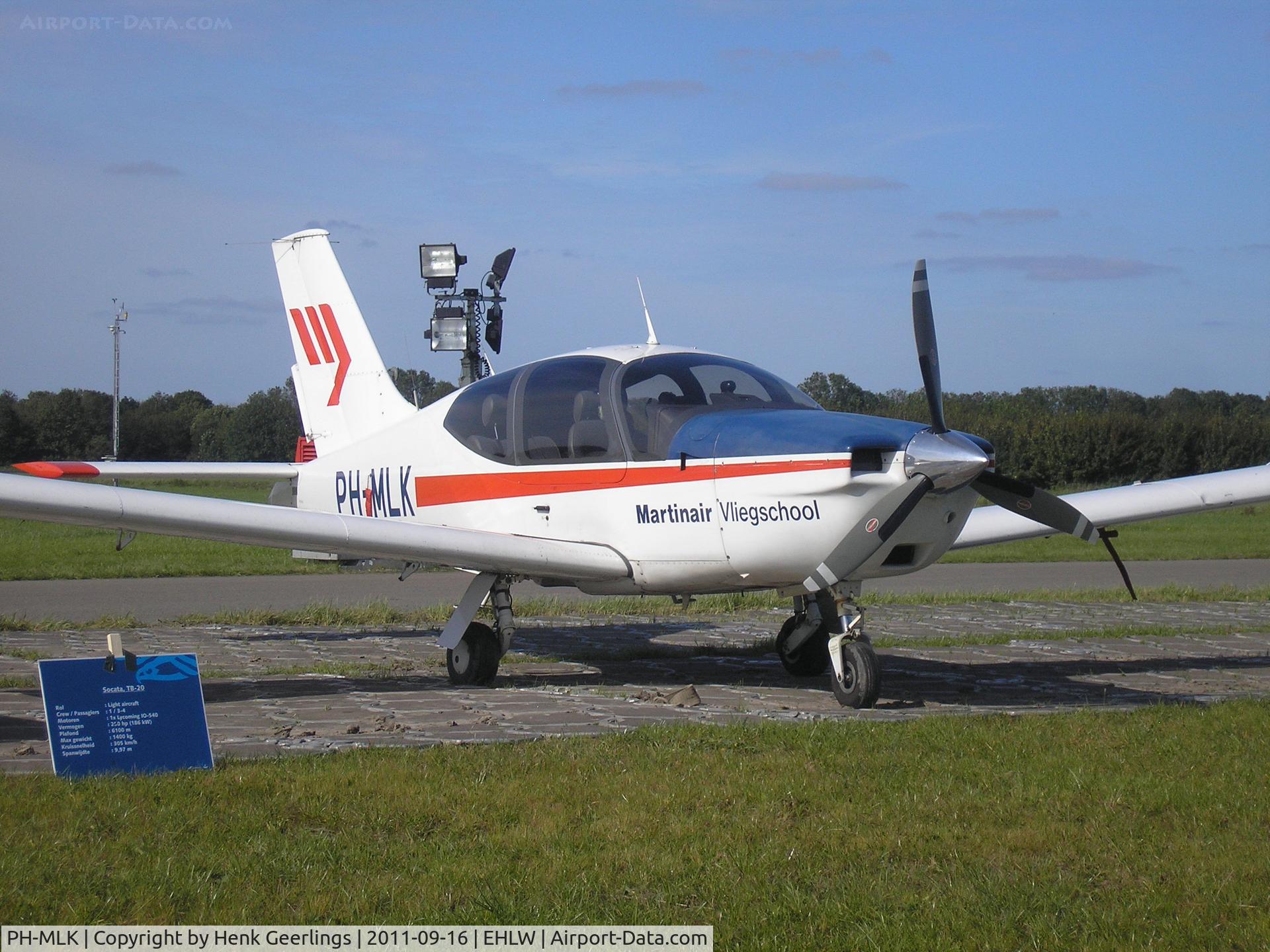 PH-MLK, 2000 Socata TB-20 GT C/N 2036, Martinair Flying School.


Dutch Air Force Open Day at Leeuwarden AFB , Sep 2011