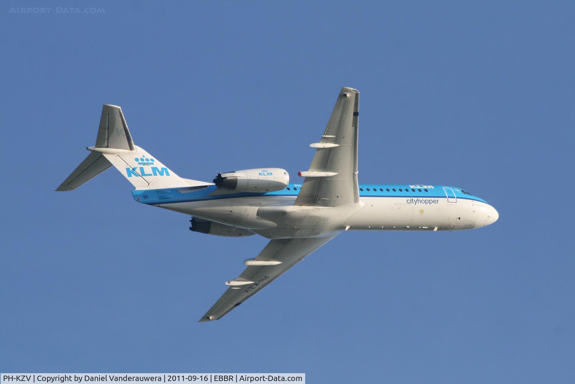 PH-KZV, 1995 Fokker 70 (F-28-0070) C/N 11556, Flight KL1722 is climbing from RWY 07R