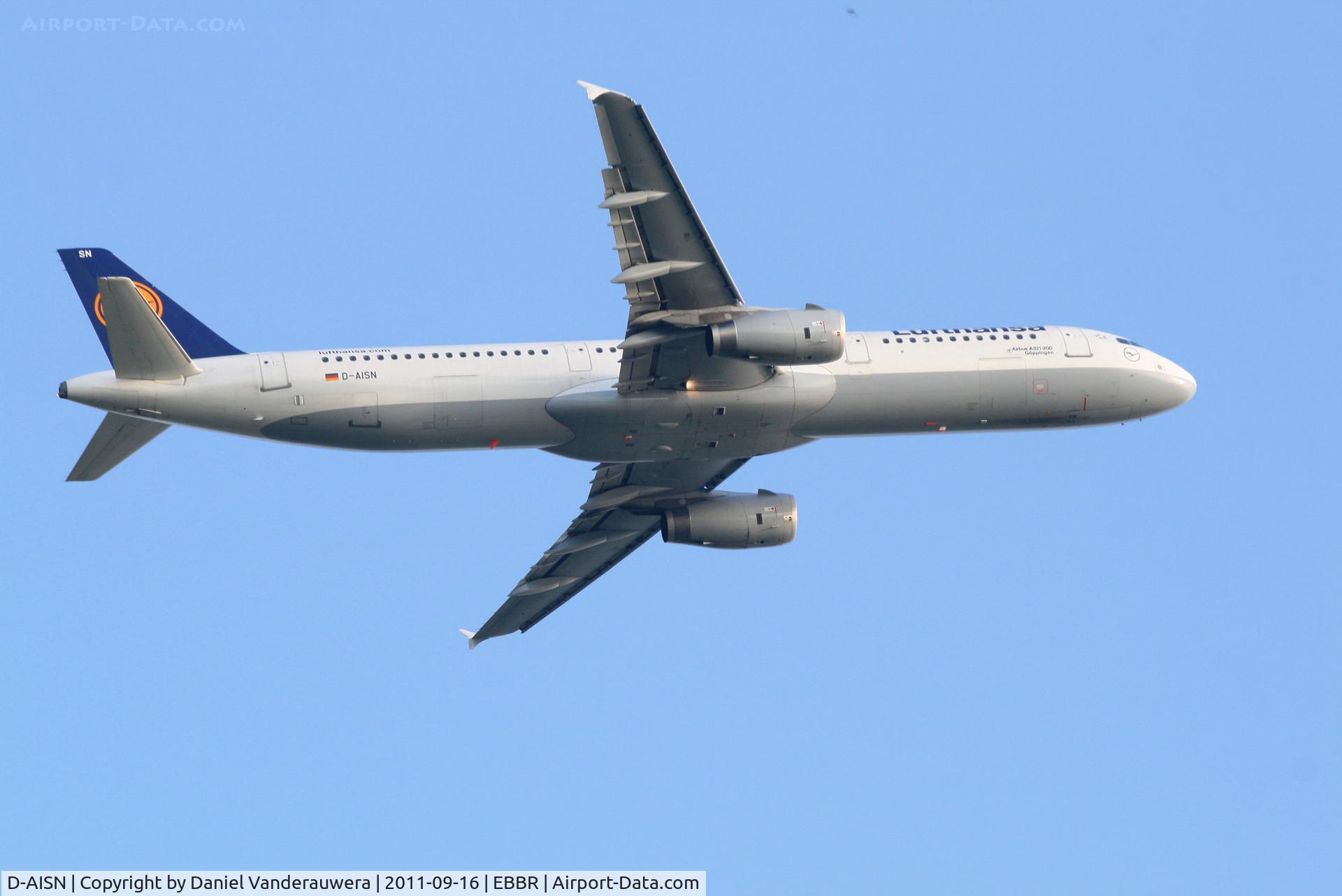 D-AISN, 2008 Airbus A321-231 C/N 3592, Flight LH1005 is climbing from RWY 07R