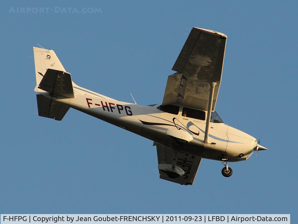F-HFPG, Cessna 172SP Skyhawk C/N 172S10761, Dassault Aéroclub Aquitaine landing 23