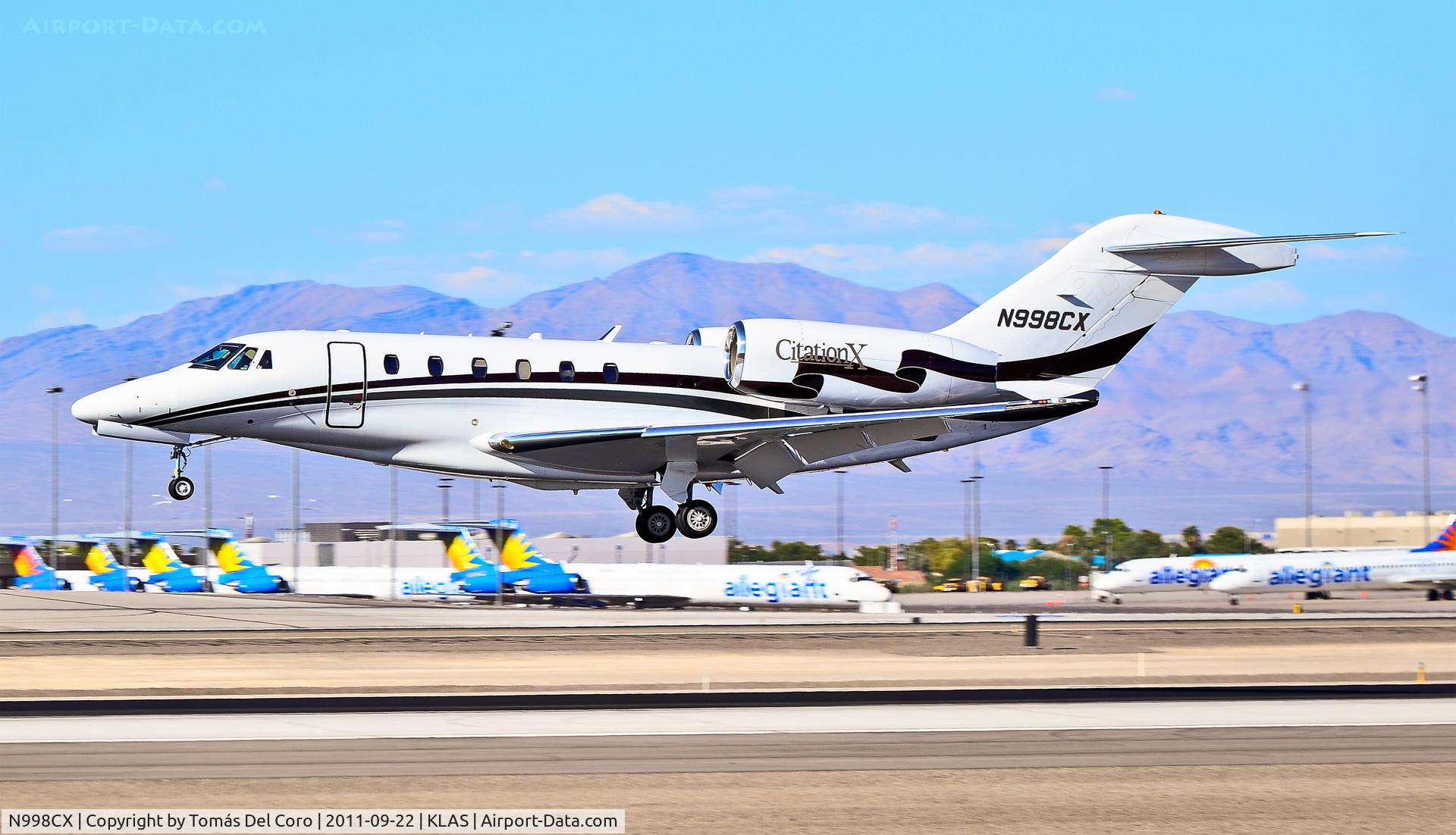 N998CX, 1999 Cessna 750 Citation X C/N 750-0098, N998CX 1999 Cessna 750 C/N 750-0098

Las Vegas - McCarran International (LAS / KLAS)
USA - Nevada, September 22, 2011
Photo: Tomás Del Coro