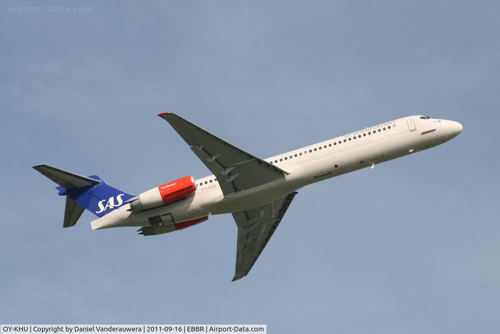 OY-KHU, 1991 McDonnell Douglas MD-87 (DC-9-87) C/N 53336, Flight SK594 is climbing from RWY 07R