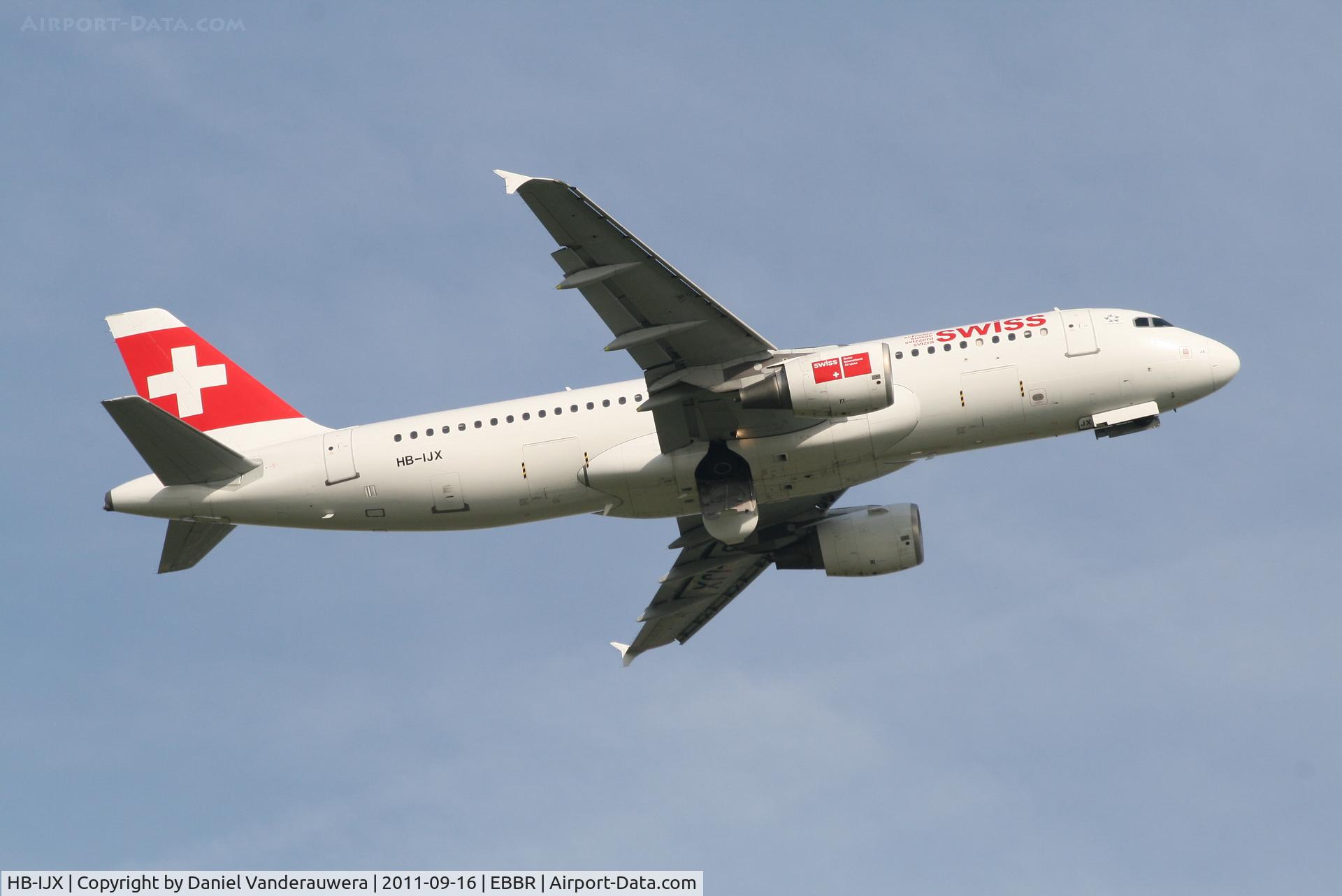 HB-IJX, 2002 Airbus A320-214 C/N 1762, Flight LX787 is climbing from RWY 07R