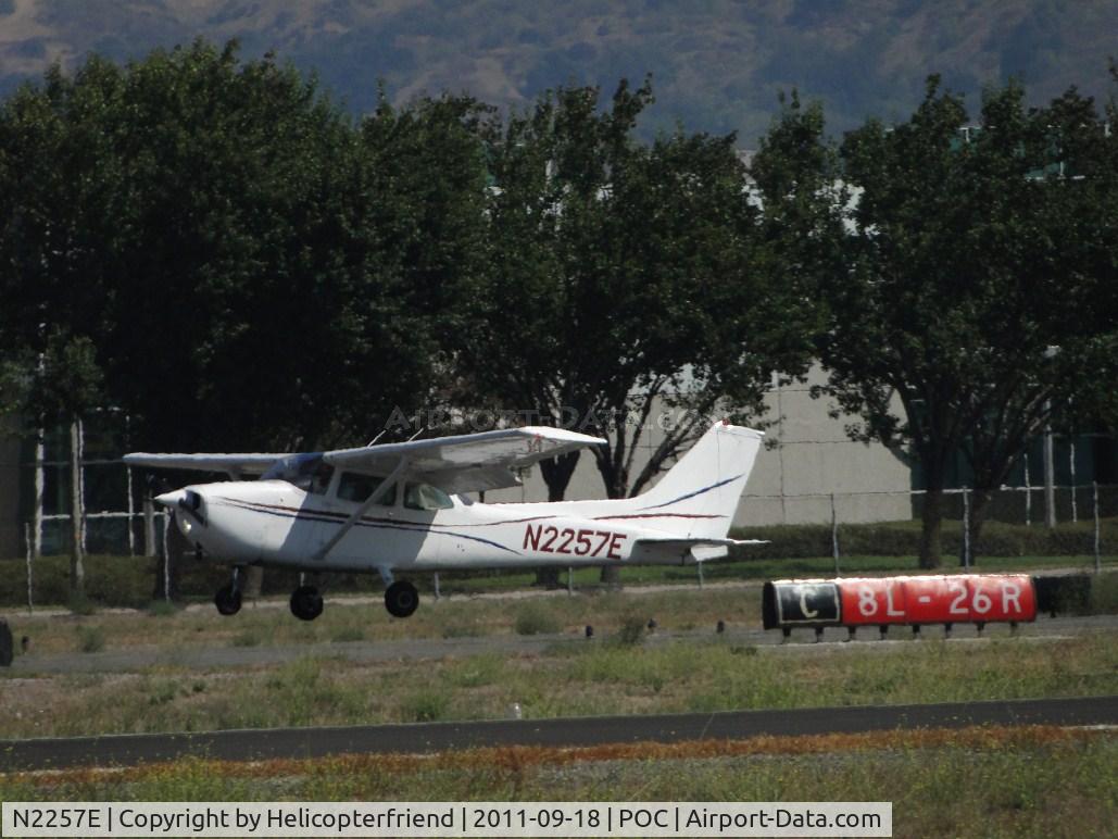 N2257E, 1978 Cessna 172N C/N 17271208, Preparing to land
