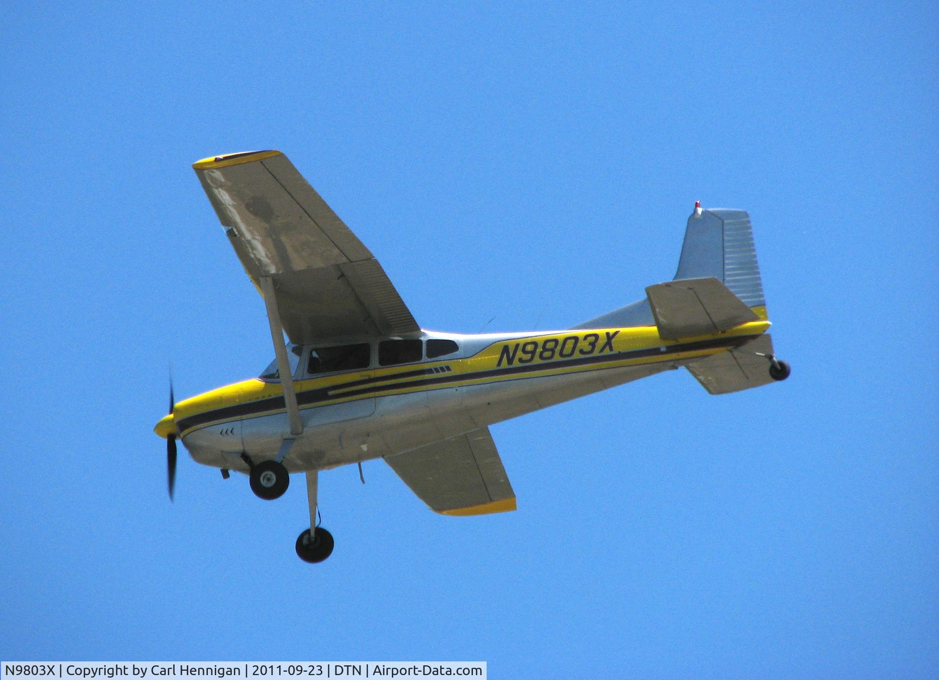 N9803X, 1961 Cessna 185 Skywagon C/N 1850003, Departing runway 32