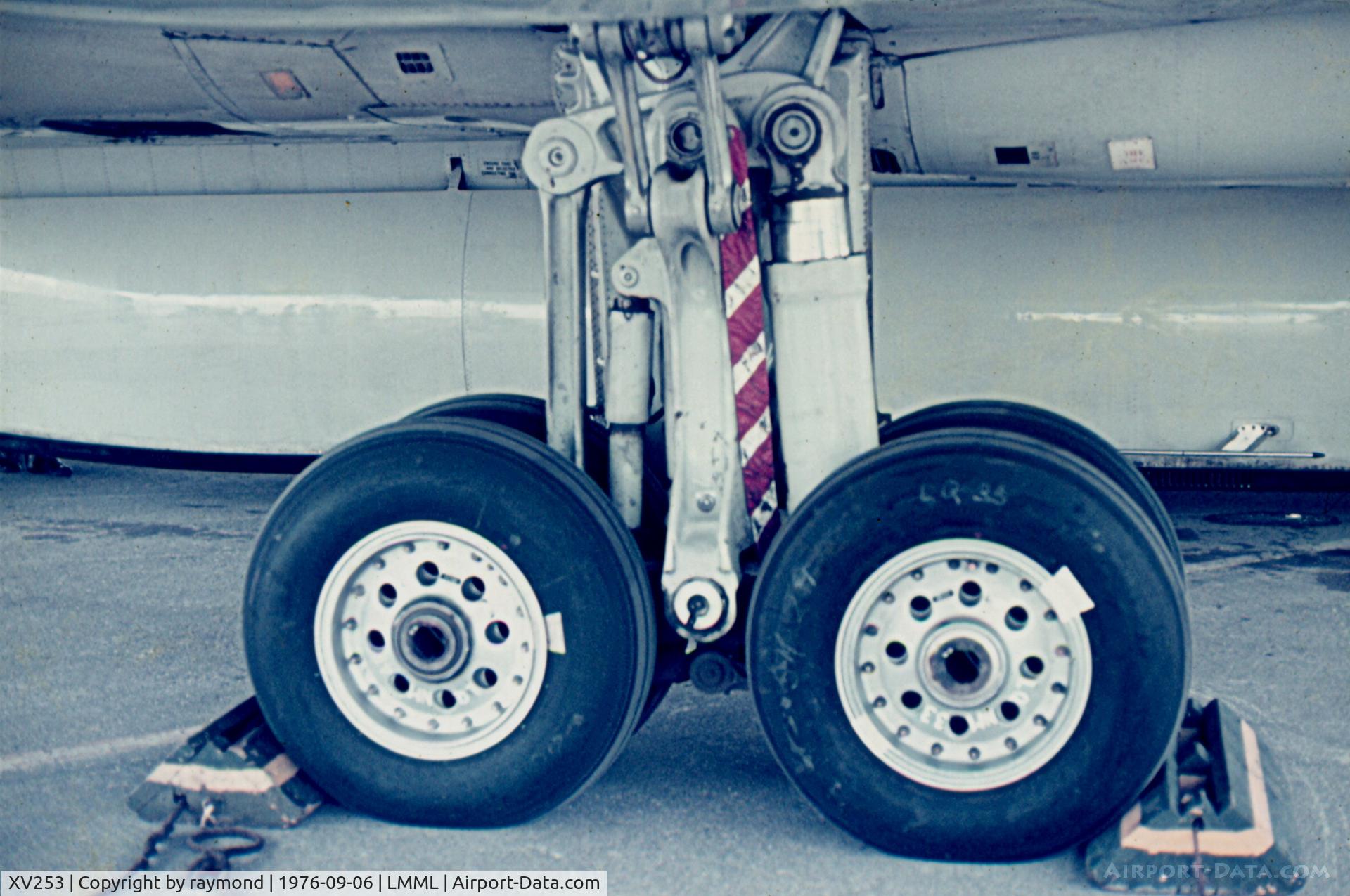 XV253, Hawker Siddeley Nimrod MR.1 C/N 8028, Nimrod XV253 203Sqd RAF