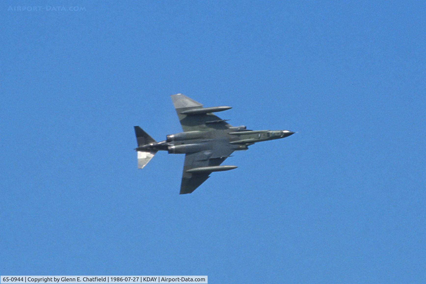 65-0944, 1965 McDonnell RF-4C Phantom II C/N 1792, Taking photos during the air show