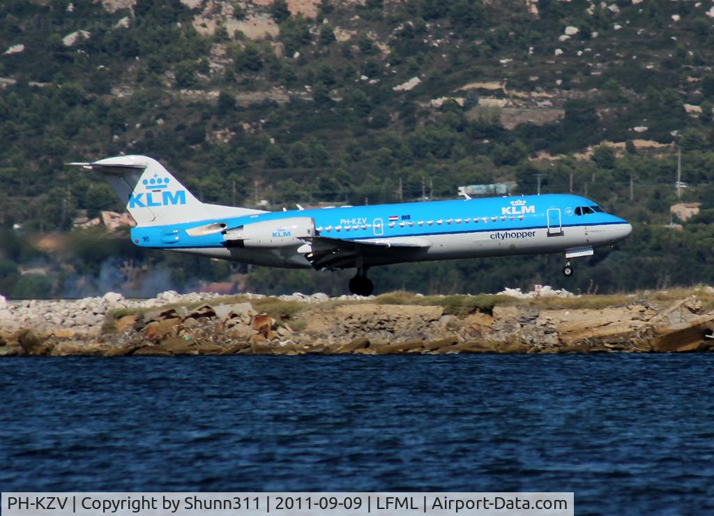 PH-KZV, 1995 Fokker 70 (F-28-0070) C/N 11556, Landing rwy 13L