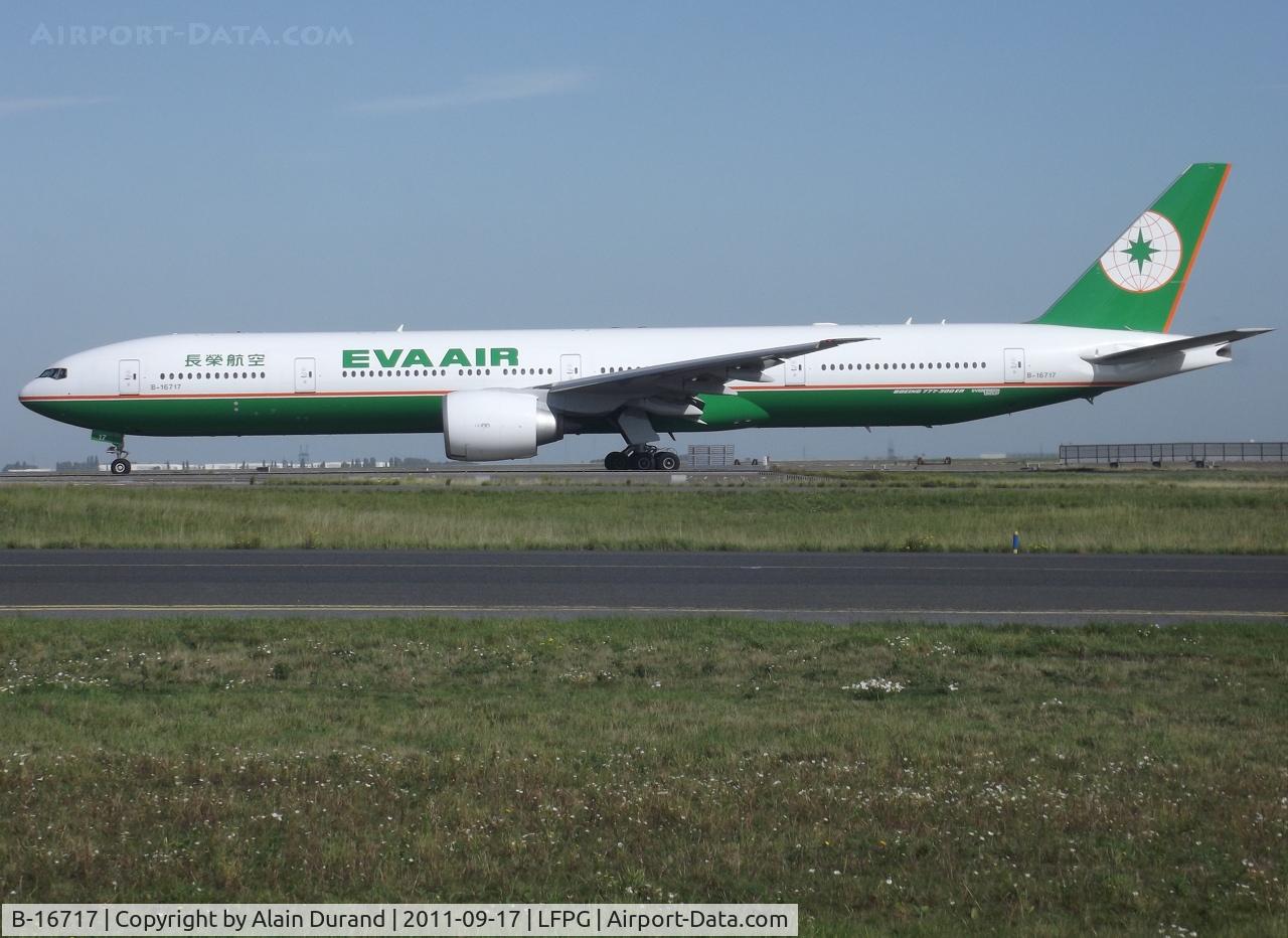 B-16717, 2010 Boeing 777-35E/ER C/N 32644, The newest triple seven was in town