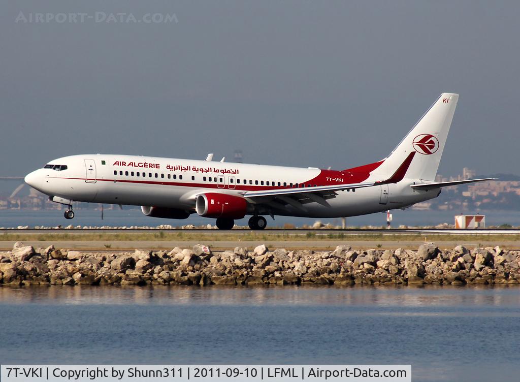 7T-VKI, 2011 Boeing 737-8D6 C/N 40863, Landing rwy 13L