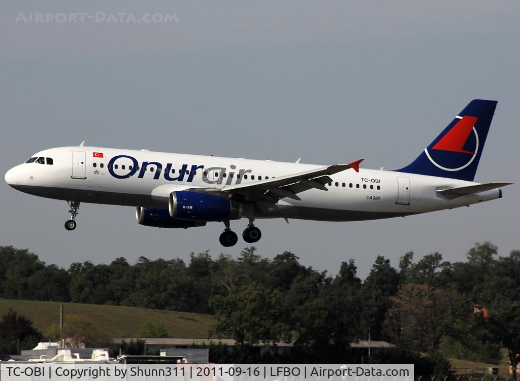 TC-OBI, 2001 Airbus A320-233 C/N 1509, Landing rwy 14R
