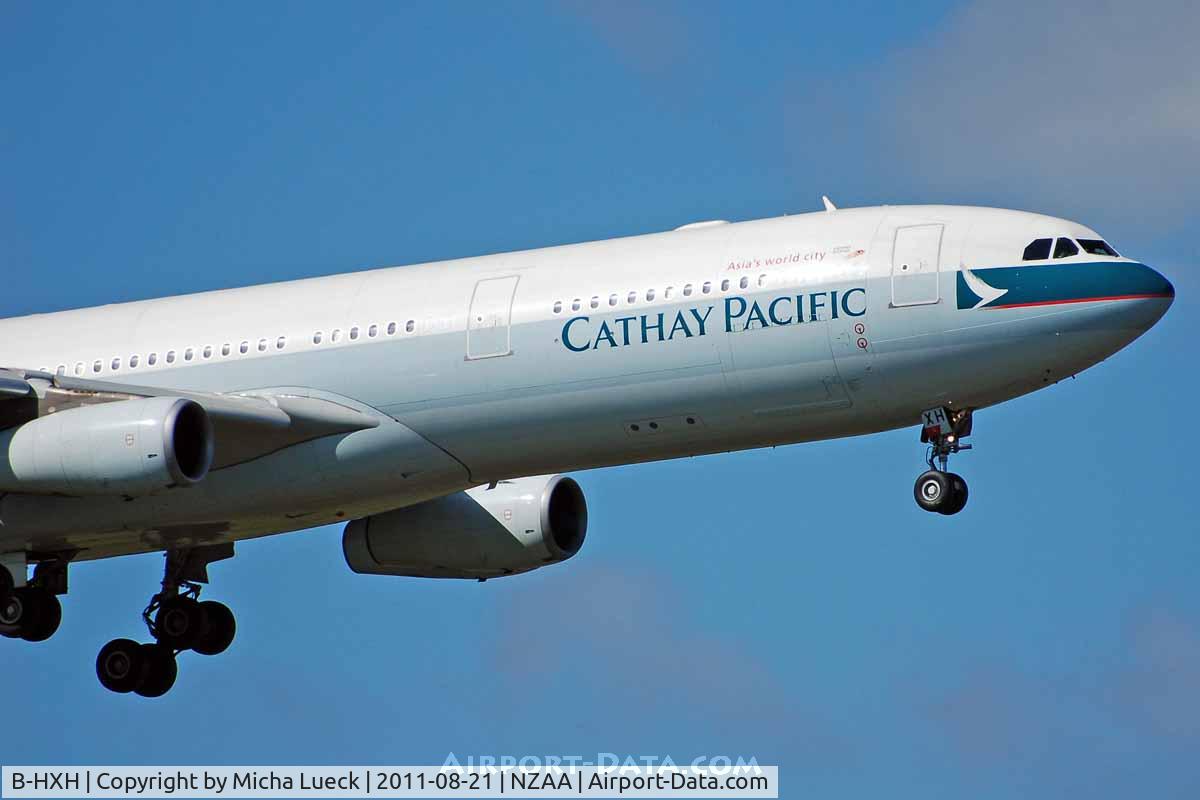 B-HXH, Airbus A340-313 C/N 218, At Auckland