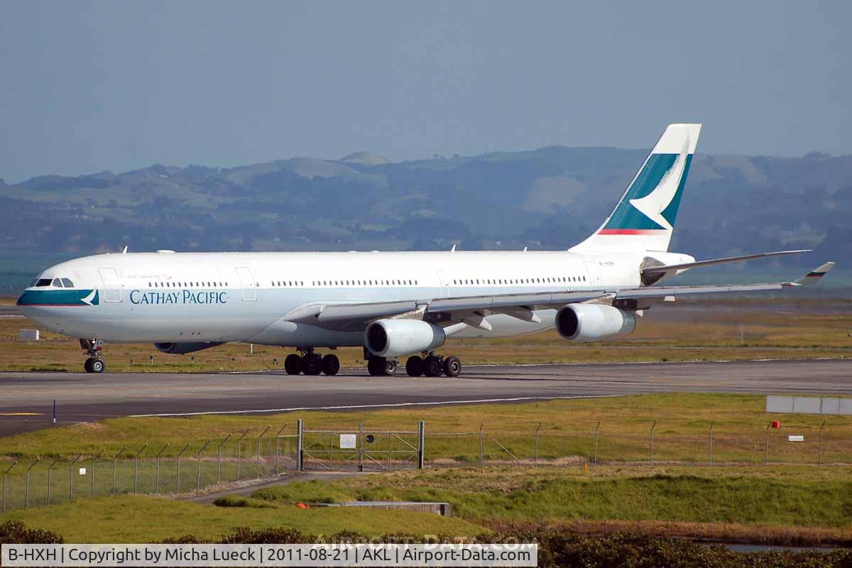B-HXH, Airbus A340-313 C/N 218, At Auckland