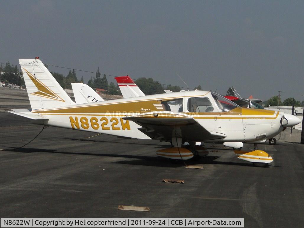 N8622W, 1963 Piper PA-28-235 C/N 28-10137, Parked north of Maniac Mike's Cafe
