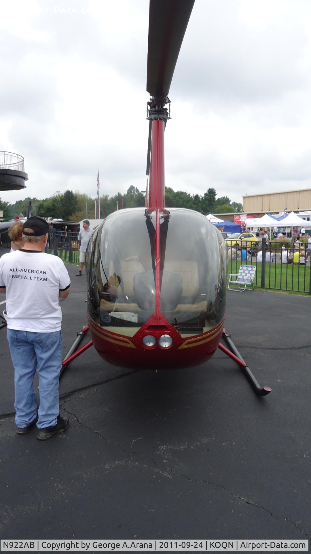 N922AB, 2001 Robinson R44 C/N 1083, Front view