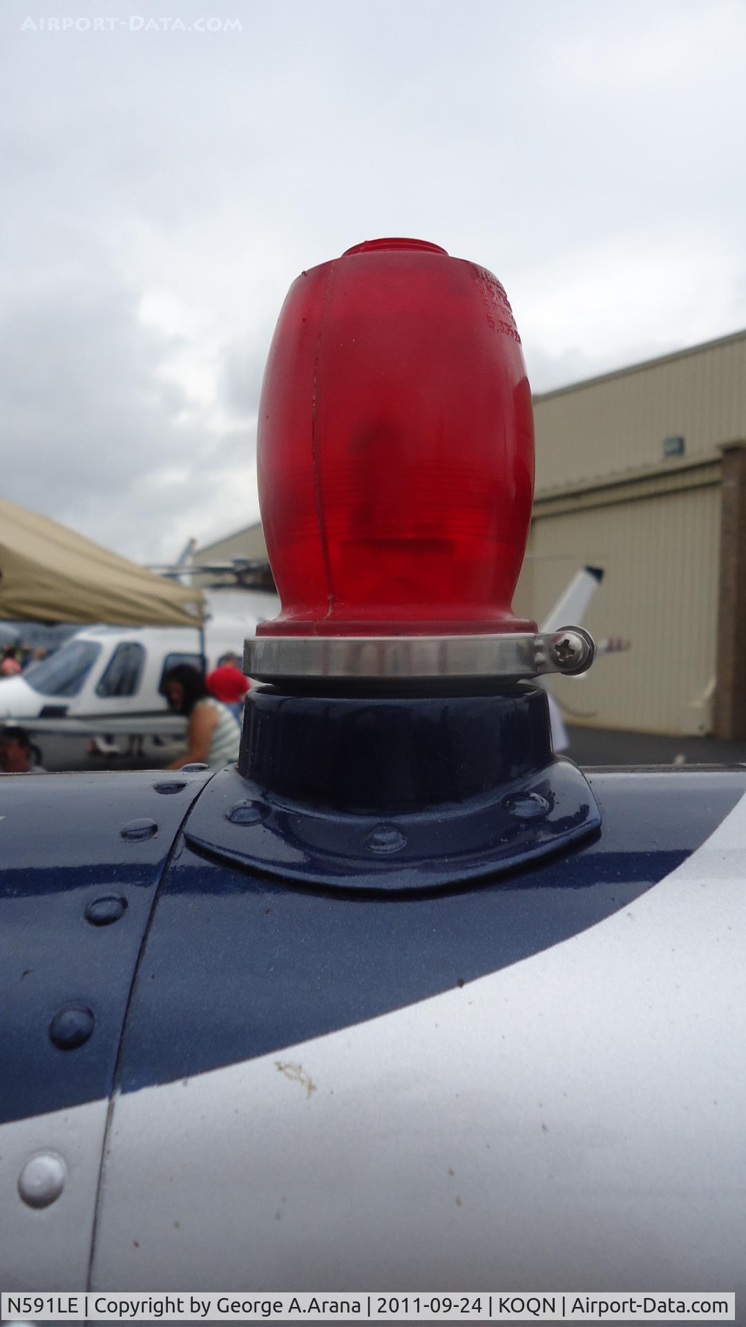 N591LE, 1996 Robinson R22 C/N 2591, Anti collision beacon