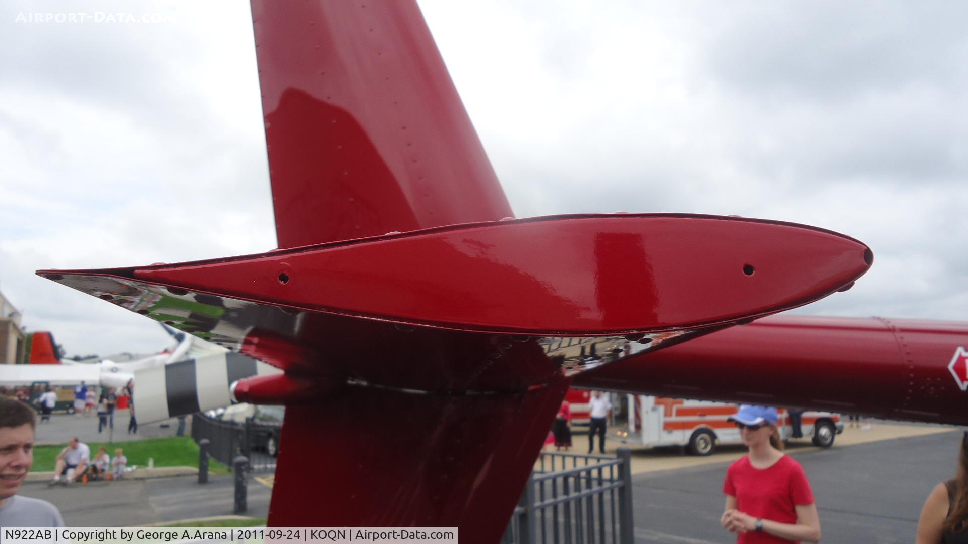 N922AB, 2001 Robinson R44 C/N 1083, Horizontal stabilizer side profile